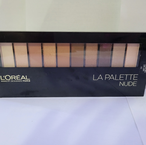 Eyeshadow - Picture 1 of 2